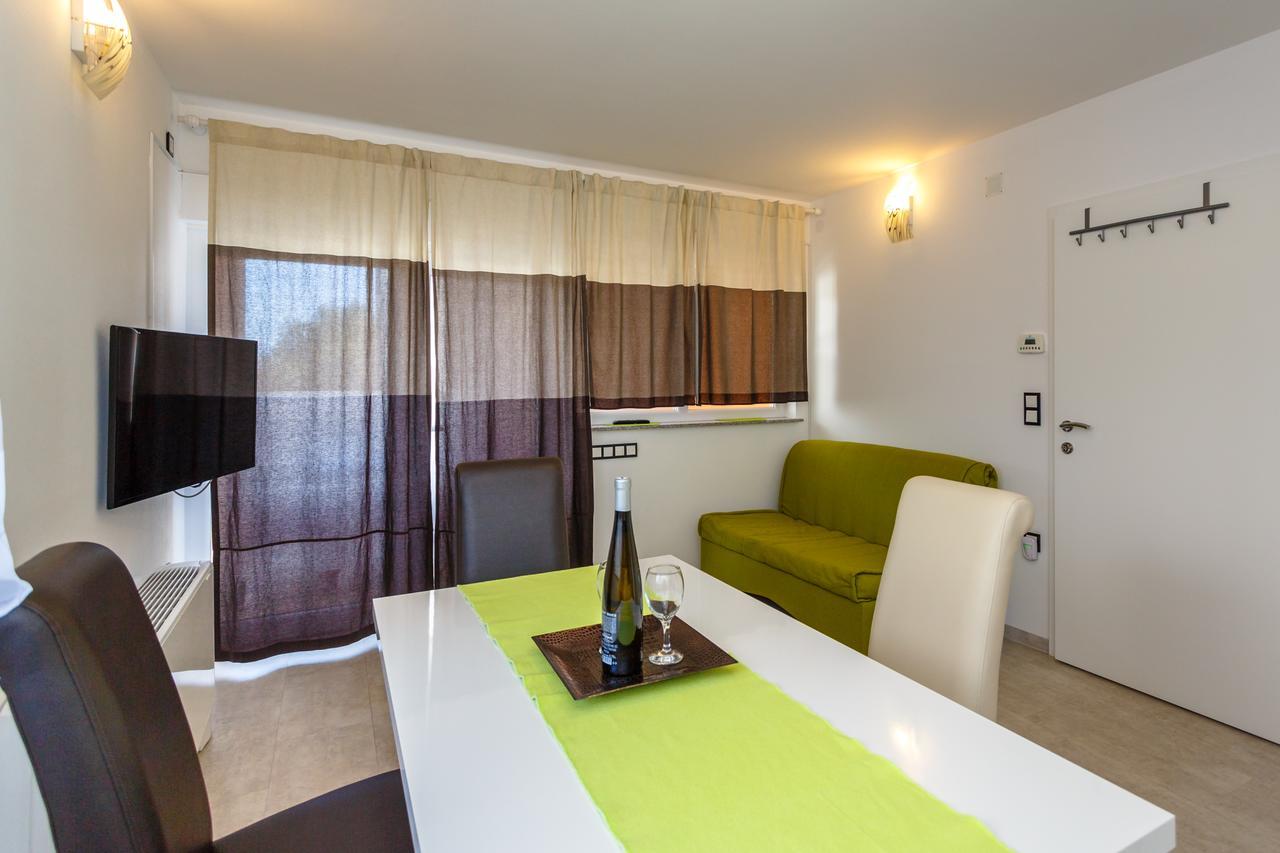 Apartments Vlado Krk Town Luaran gambar