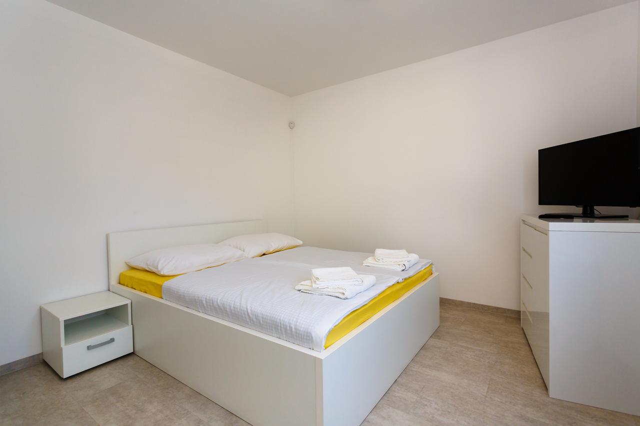 Apartments Vlado Krk Town Luaran gambar
