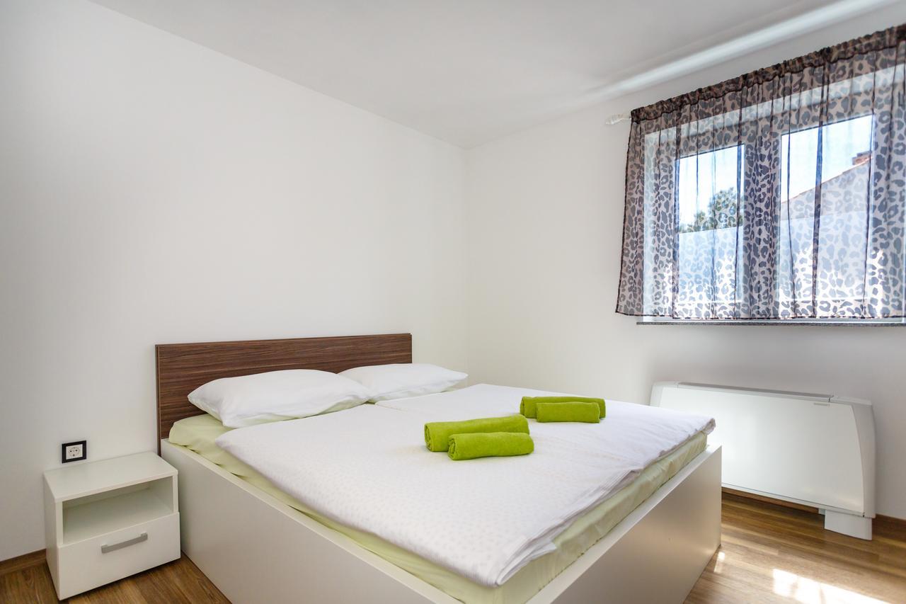 Apartments Vlado Krk Town Luaran gambar
