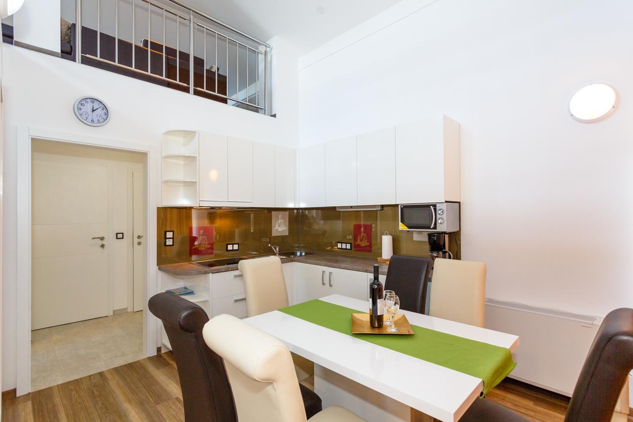 Apartments Vlado Krk Town Luaran gambar