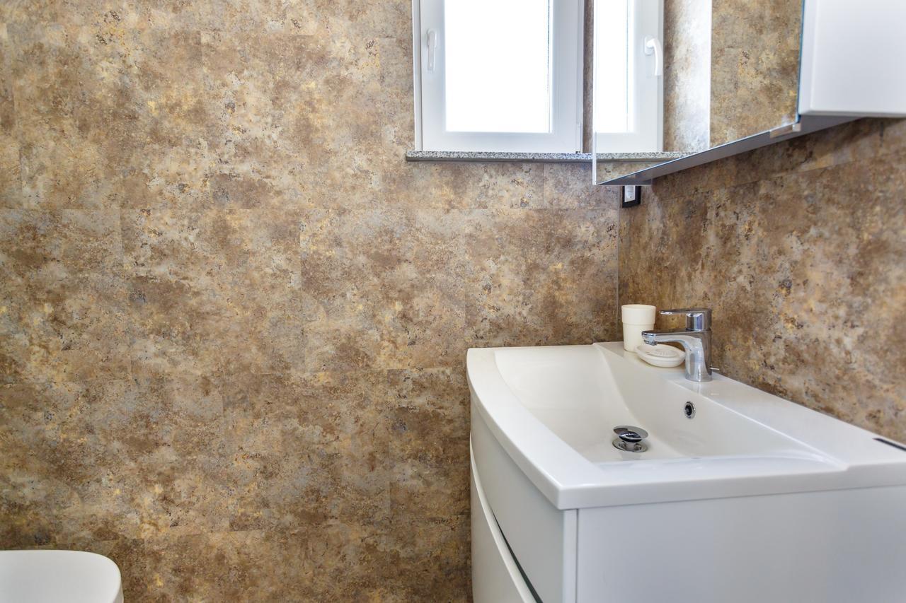 Apartments Vlado Krk Town Luaran gambar