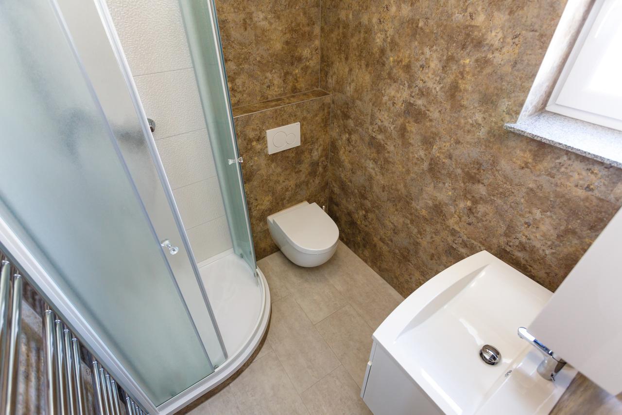 Apartments Vlado Krk Town Luaran gambar