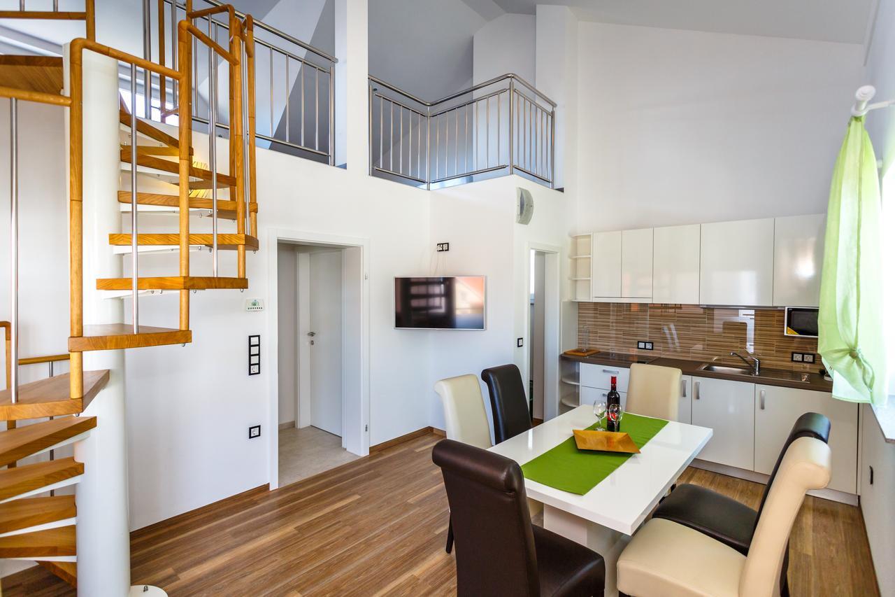 Apartments Vlado Krk Town Luaran gambar