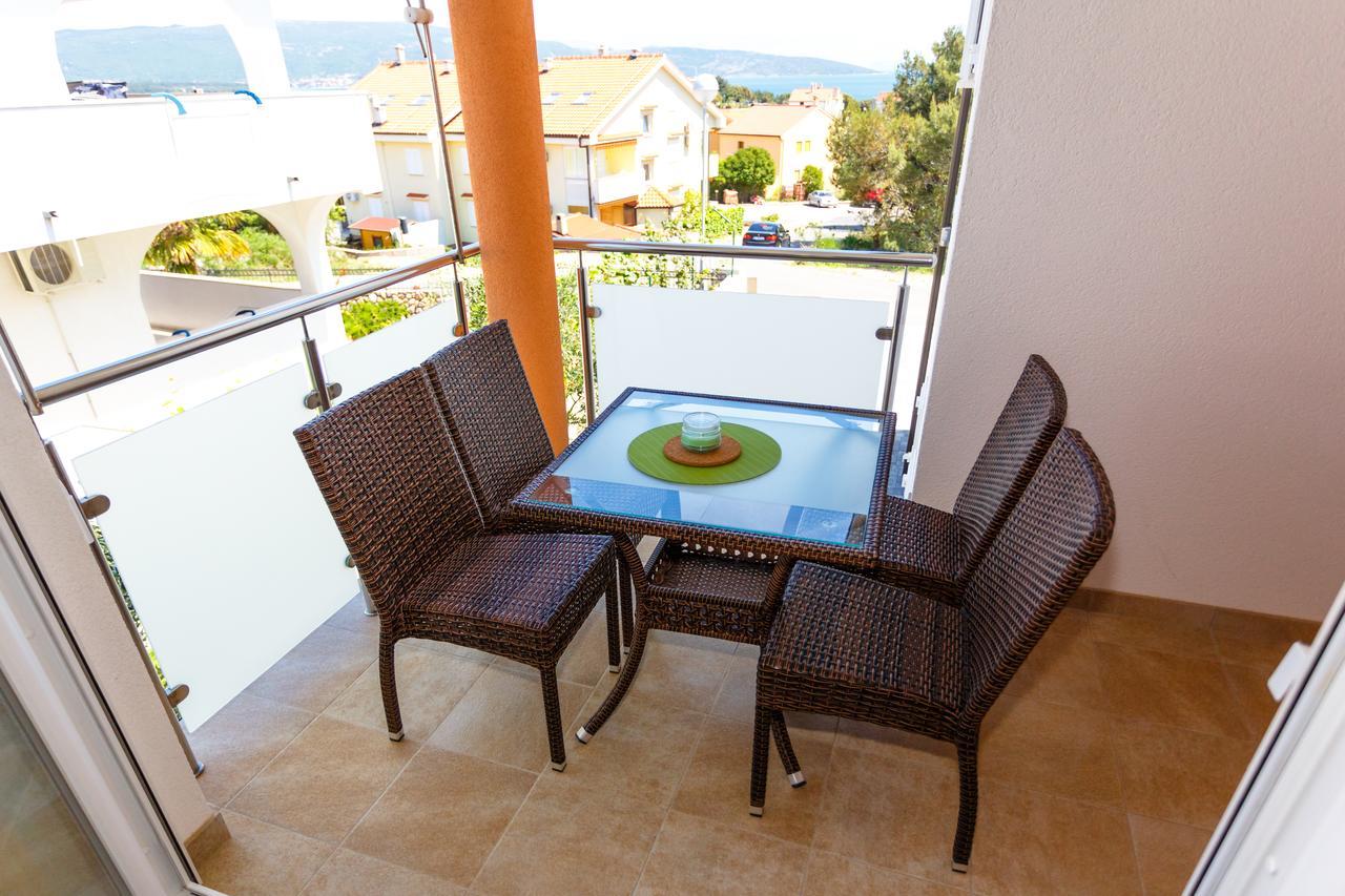 Apartments Vlado Krk Town Luaran gambar