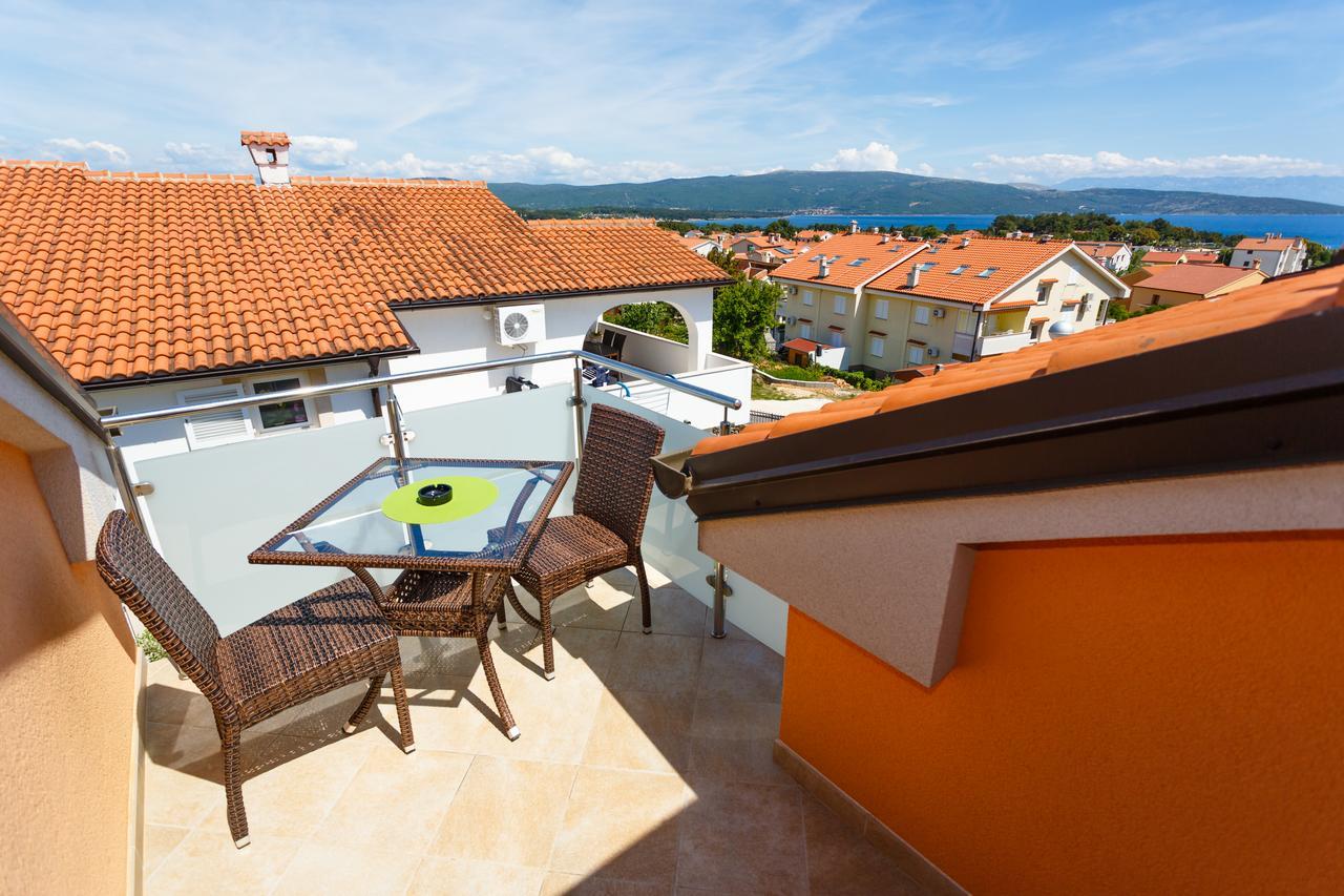 Apartments Vlado Krk Town Luaran gambar